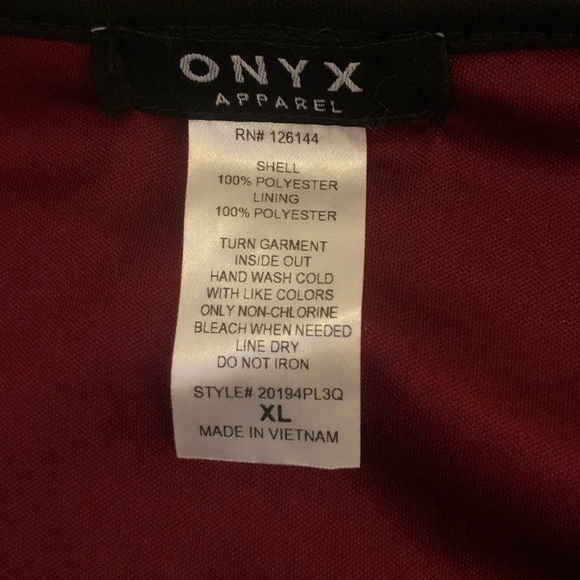 Onyx Red Lace Beaded Neckline Blouse size XL - Picture 7 of 7